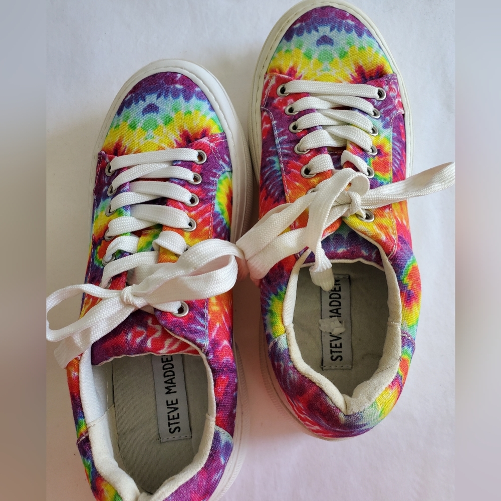 Steve Madden Colossal Bright platform sneakers, size 6 NWOB